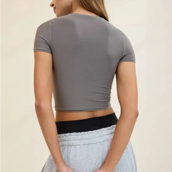 AERIE SMOOTHEZ Short Sleeve Crew Tee T Shirt in Shell Gray Small - Picture 2 of 5